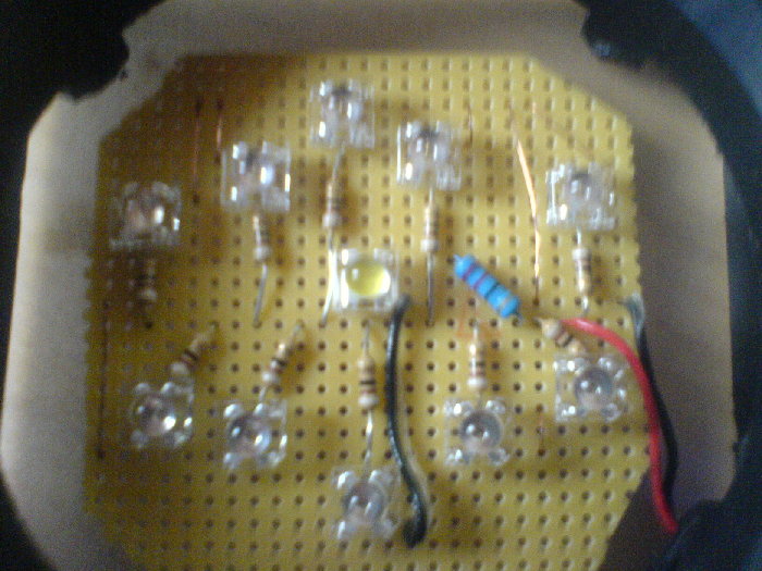 das is erst ma der cluster ohne alles (sieht billig aus aber mein gott den sieht man ja eh nich... aufs ergebniss kommts an)